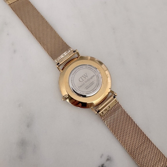 Daniel Wellington Gold and White Women\'s Watch main image 4